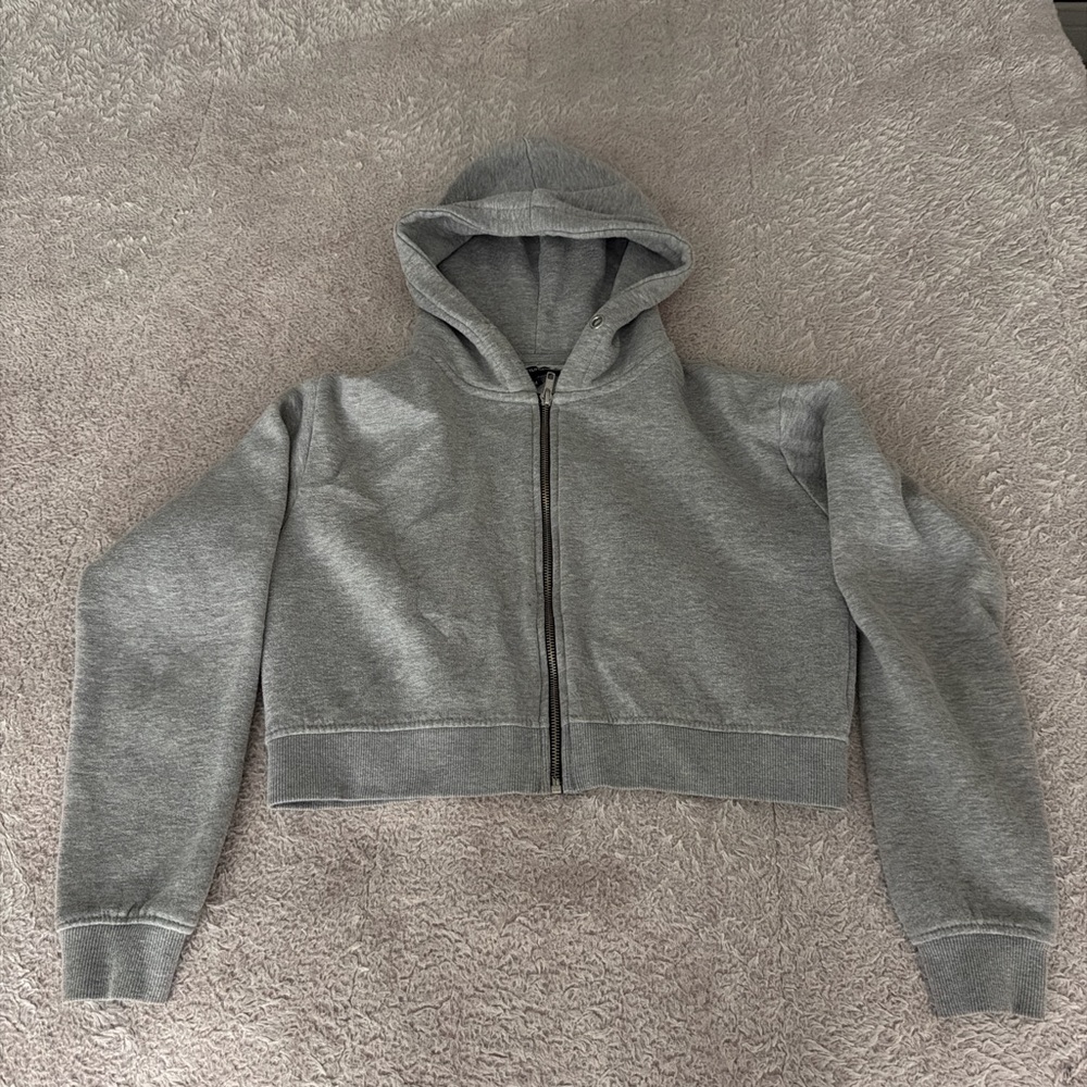 Women’s PrettyLittleThing Gray Cropped Zip Up